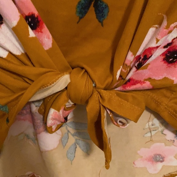 Yellow - Picture 3 of 7